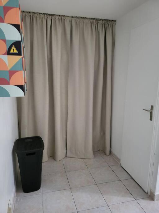 Appartement Paris Disneyland, Parking Gratuit, Rer A Нуази-ле-Гран Екстериор снимка